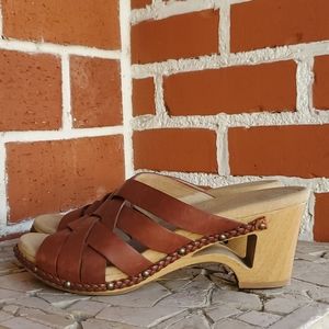 Dansko | Tory Leather Cross Braid Sandals 9.5 US